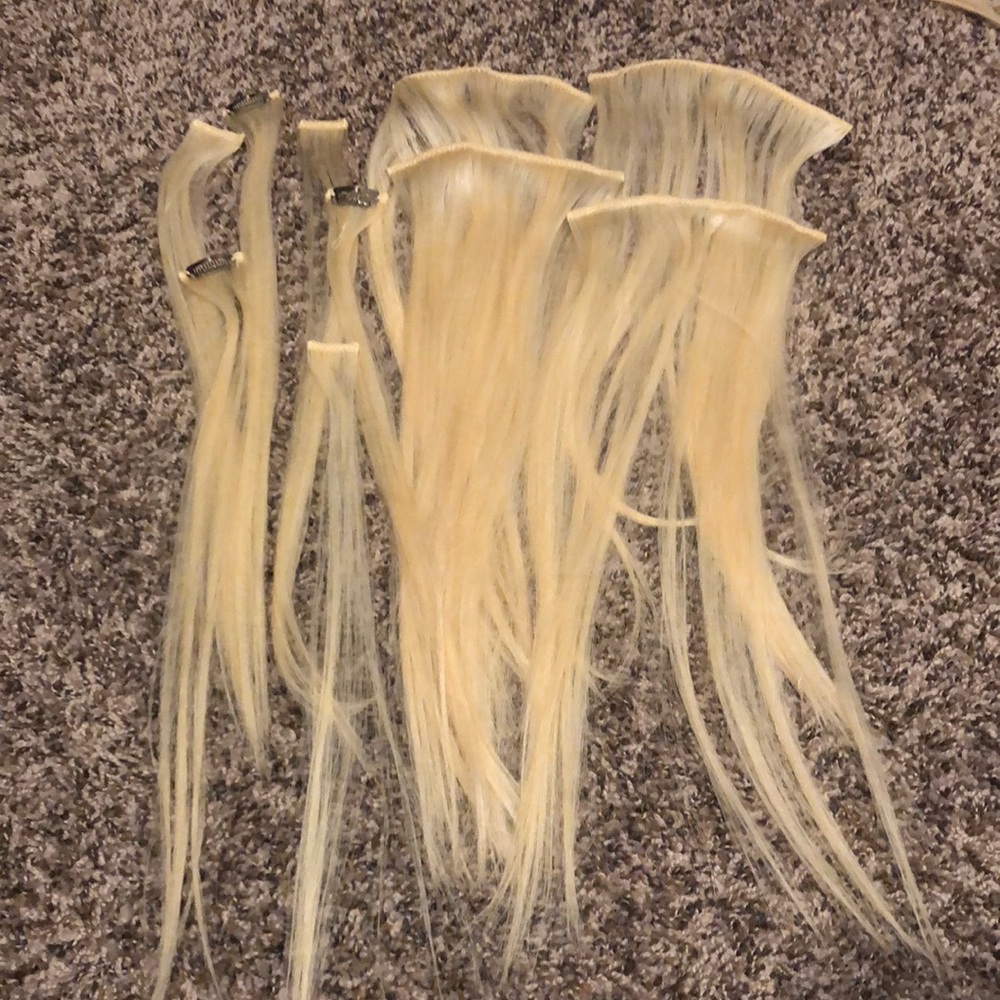 Bleach blonde hair extension set